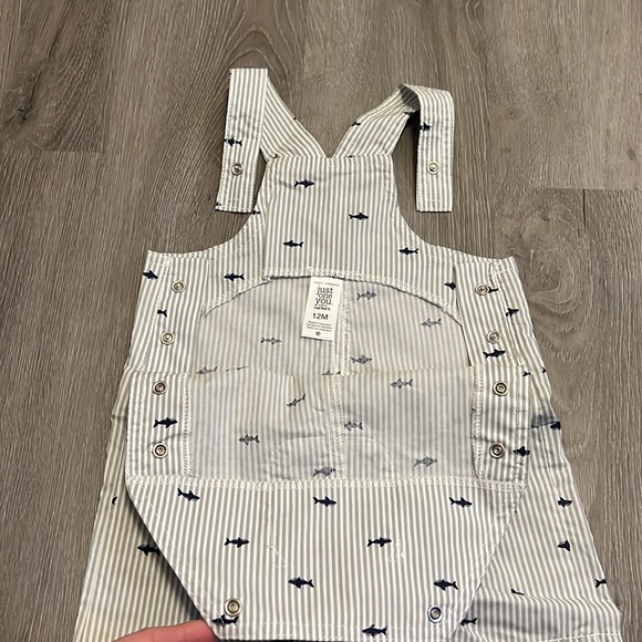 Super cute baby ones . 12 M - Picture 3 of 4